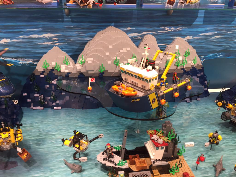 Illustration for article titled The 2015 Nuremberg Toy Fair images show all the amazing upcoming Lego